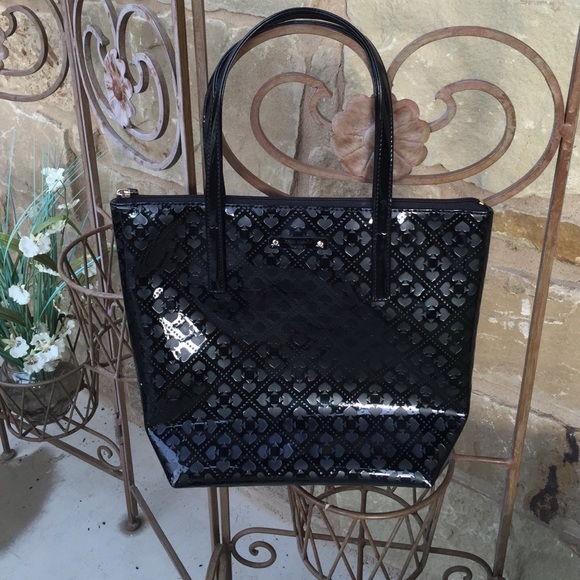 kate spade Handbags - Kate Spade patent leather small tote. 🎀🎀🎀