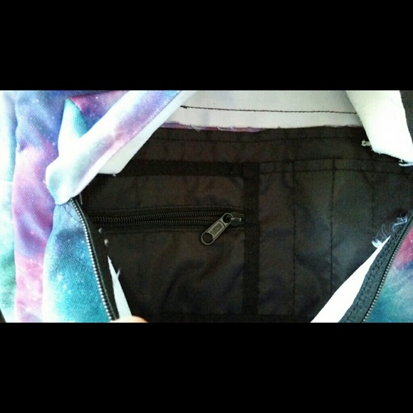 SOLD 🚫🚫Vans Backpack - Picture 3 of 4