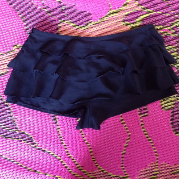 Black Kimchi Blue Ruffle Top Shorts - Picture 3 of 4