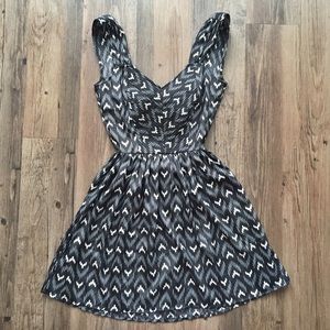 Bow tie Open-back Dress