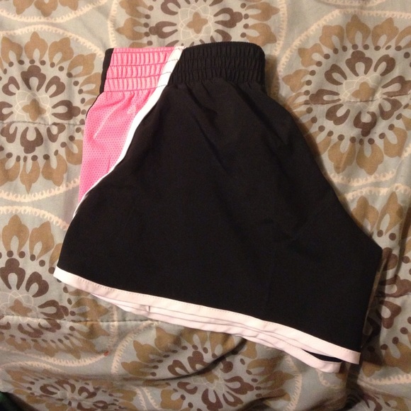 Nike Dri-fit shorts - Picture 2 of 4
