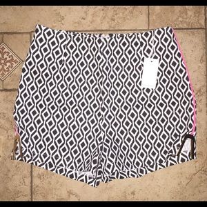 NWT Lulumari Black/White High Waisted Shorts Large