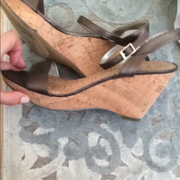 Shoes - Picture 2 of 4