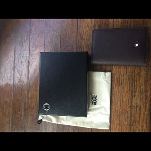 Men's Mont Blanc Leather card holder.