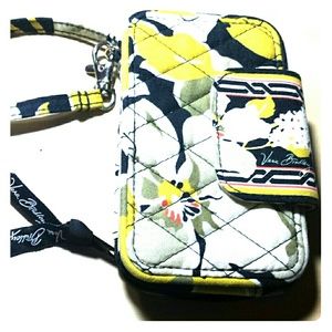 Very Bradley Smartphone Wristlet