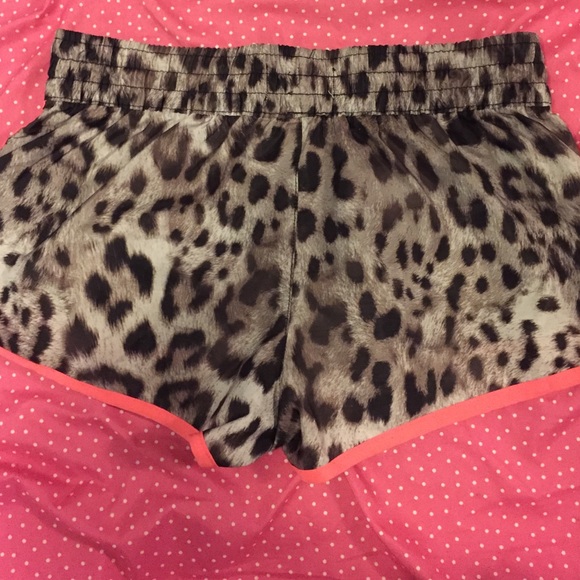 Cheetah print Swim shorts - Picture 2 of 3