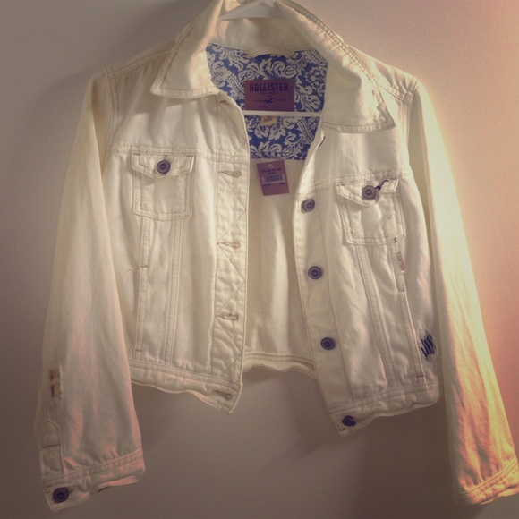 BNWT Hollister Cropped Denim Jacket