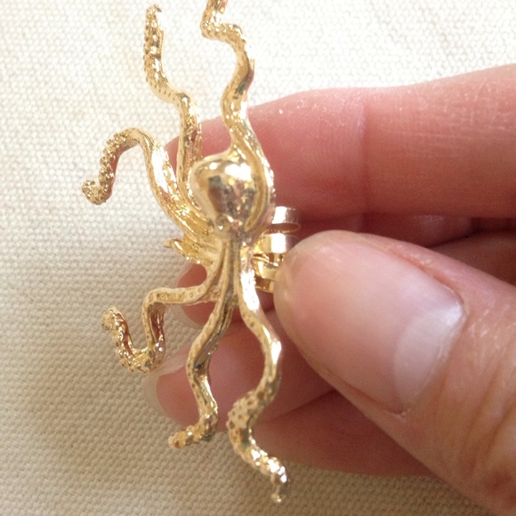 Cuff octopus earring - Picture 2 of 3