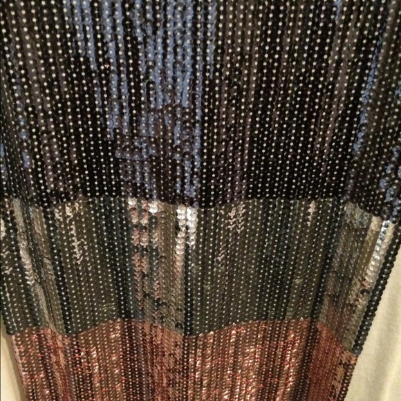 Express TriColor Sequin Tank - Picture 3 of 4