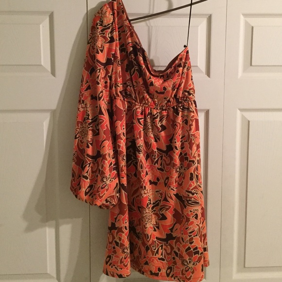 Orange one-shoulder Judith March dress!