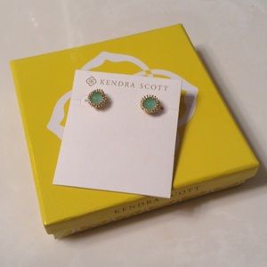 Kendra Scott studs never worn