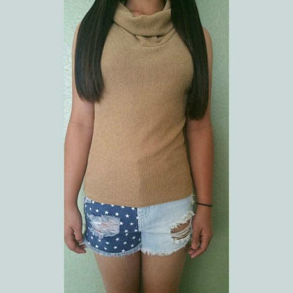 Sleeveless Turtle Neck Blouse