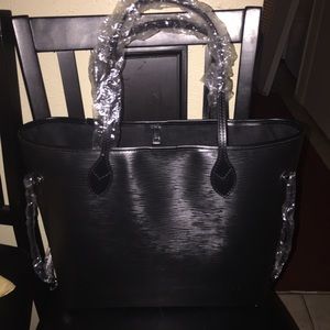 Louis Vuitton Black Neverfull MM