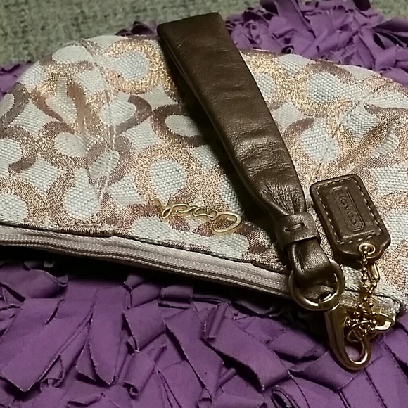 Gorgeous rose gold color Coach wristlet - Picture 2 of 4