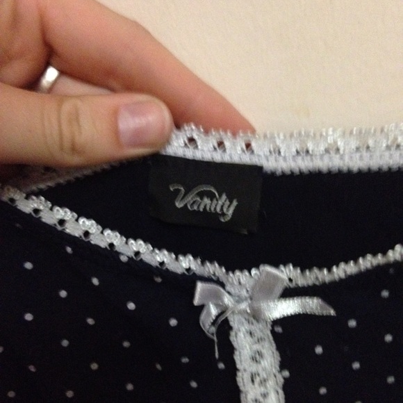 Vanity tank perf condition, so cute. MAKE OFFERS💖