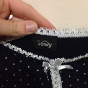 Vanity tank perf condition, so cute. MAKE OFFERS💖