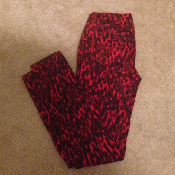 Black and red leopard print skinny jeans