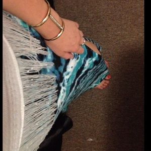 Maxi skirt with slit down leg 🙌