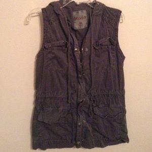 Grey-green jacket-vest.