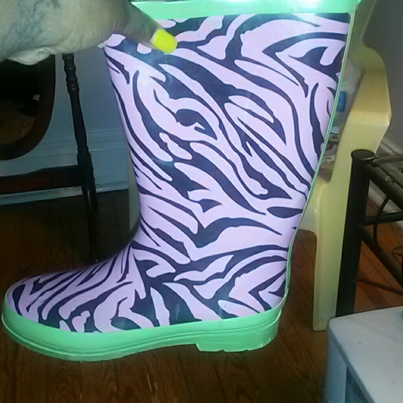 Super Cute Rain Boots!