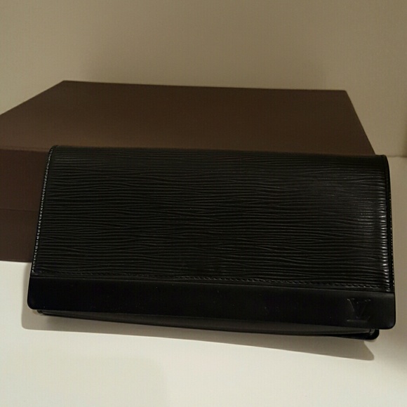 Authentic LV Louis Vuitton Black Clutch Purse