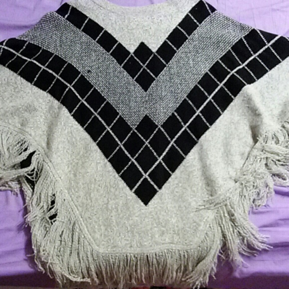 Sweater pancho