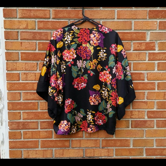 H&M Floral Kimono - Picture 2 of 4