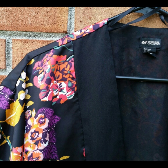H&M Floral Kimono - Picture 3 of 4