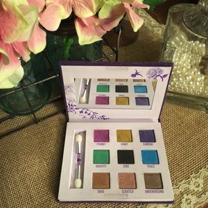 Urban Decay Deluxe Palette