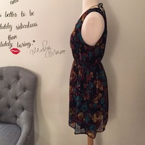 Forever 21 Dresses - Floral flirty and cute dress! ๐ Summertime Fine๐ Forever 21 Dresses - Floral flirty and cute dress! ๐ Summertime Fine๐