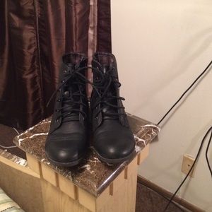 Black low lace up boots