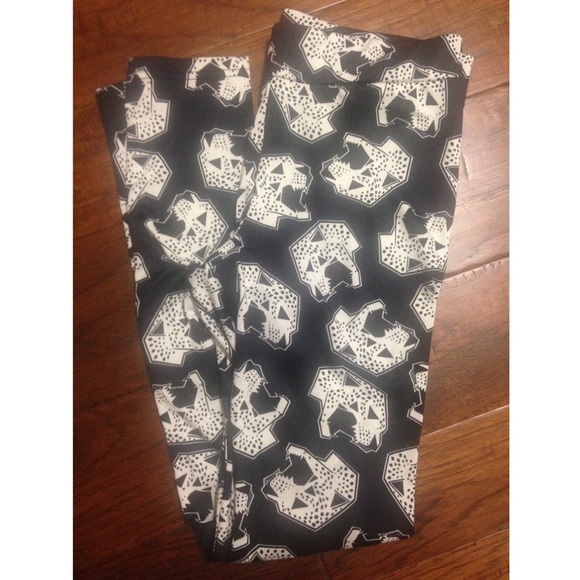 Black and white leggings