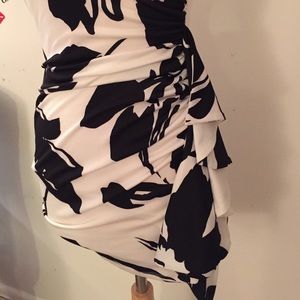 Forever 21 Dresses - One shoulder black and white floral mini dress💥 Forever 21 Dresses - One shoulder black and white floral mini dress💥