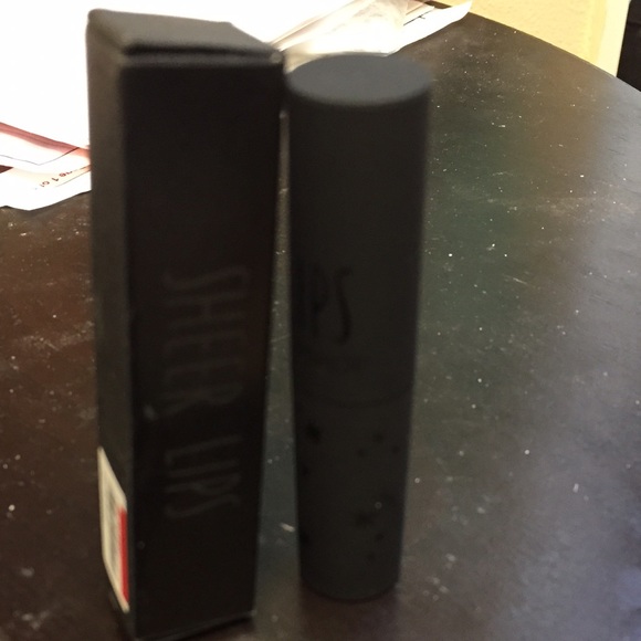 Sheer Lips - Picture 2 of 2