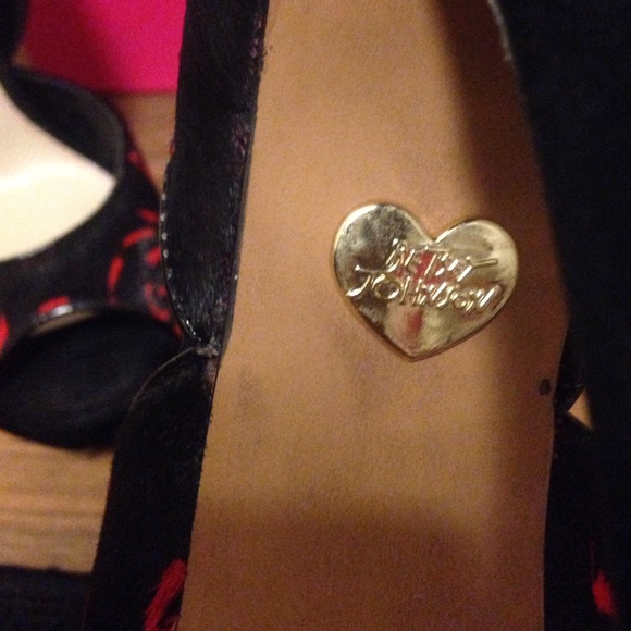 Betsey Johnson Leanah Platform pumps - Picture 4 of 4