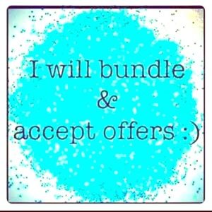 I bundle and accept offers ❤️👗👠👛
