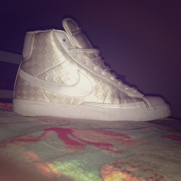 High top Nikes