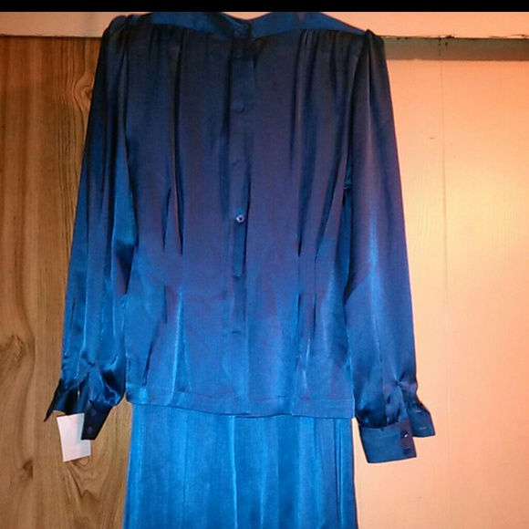 Blue Liz Claiborne blouse/skirt suit