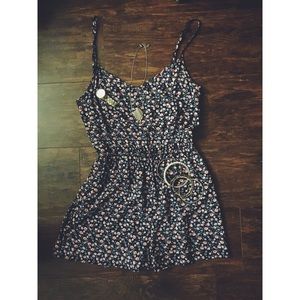 💕💋SOLD🌼Floral Romper😍