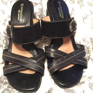 Naturalizer sandals with heel