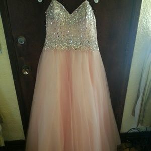 Gorgeous Prom/Sweet 16/Quincea?era Dress