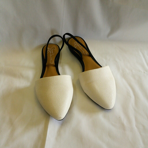 REPORT SIGNATURE FLATS