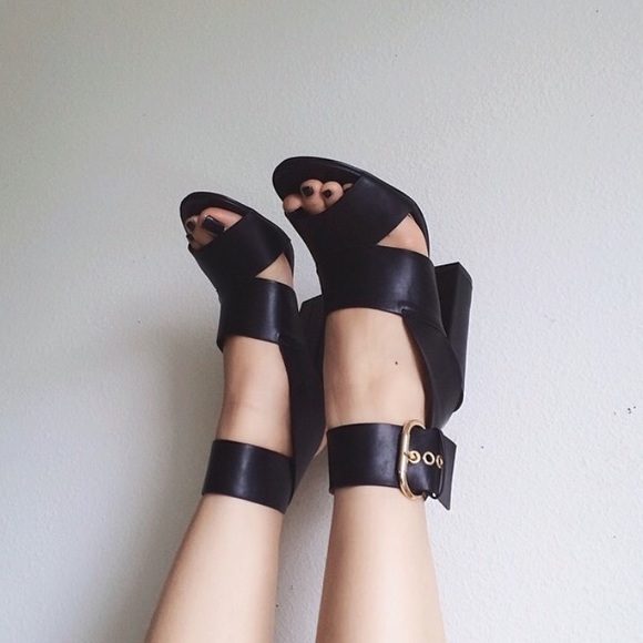 Forever 21 black heels
