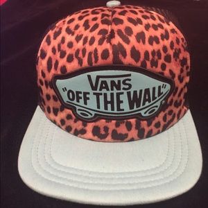 Vans off the wall leopard Tiffany blue trucker hat