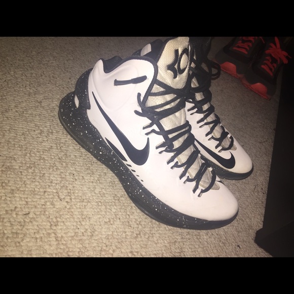 Nike id kd 5's size 8.5 - Picture 3 of 4