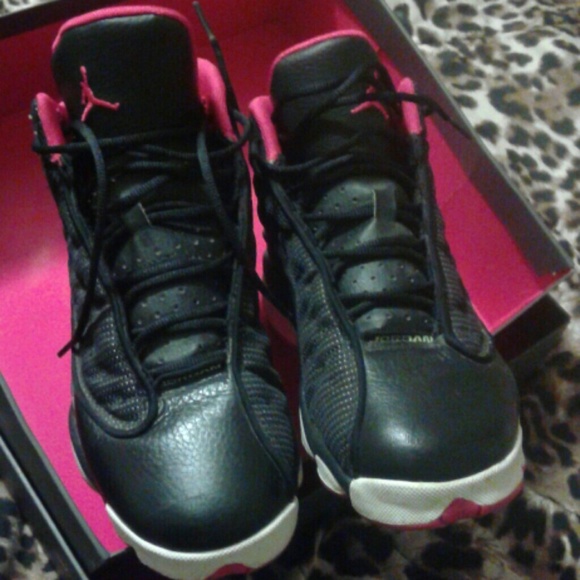 womens jordan shoes black and pink