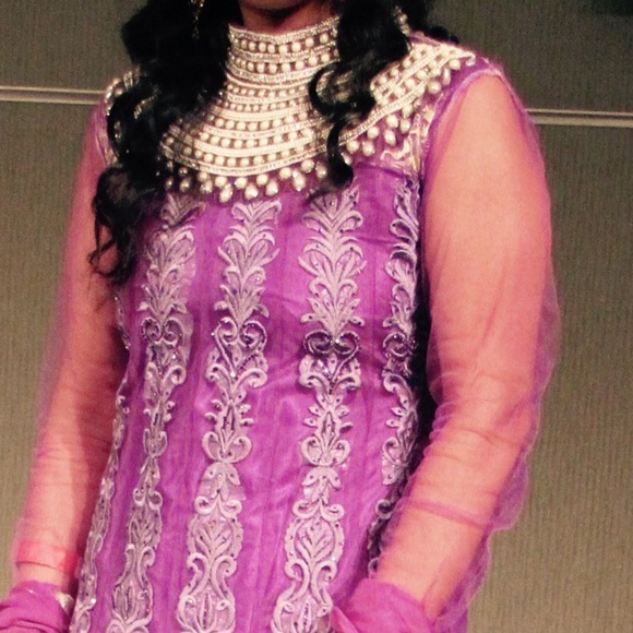 Pretty dress with tight pants and scarf(8-10 size)