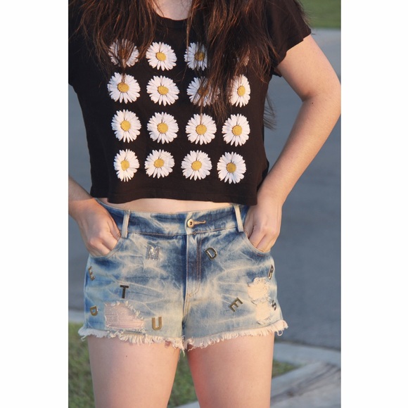 Truly Madly Deeply Daisy Crop Top