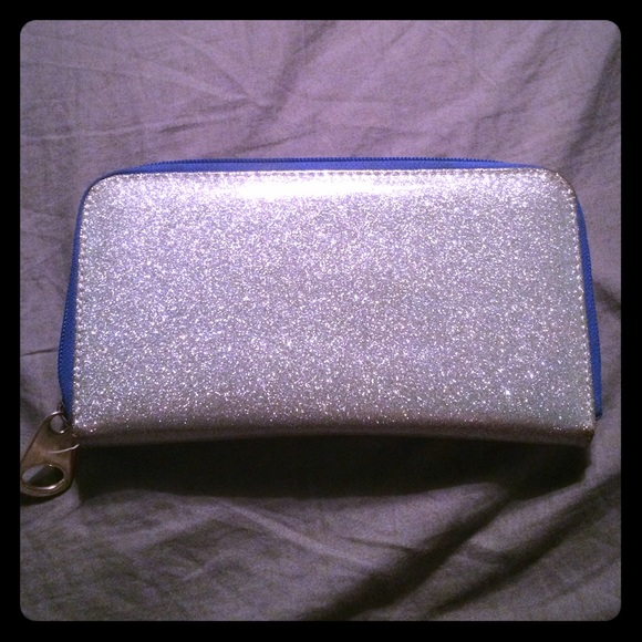 Silver Sparkly Wallet!