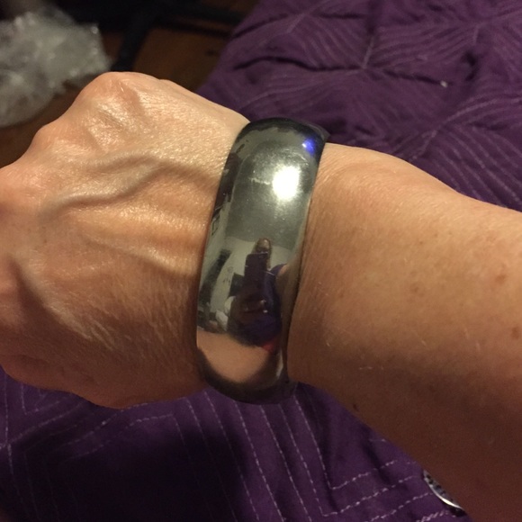 Silver colored necklace And wide bracelet - Picture 4 of 4